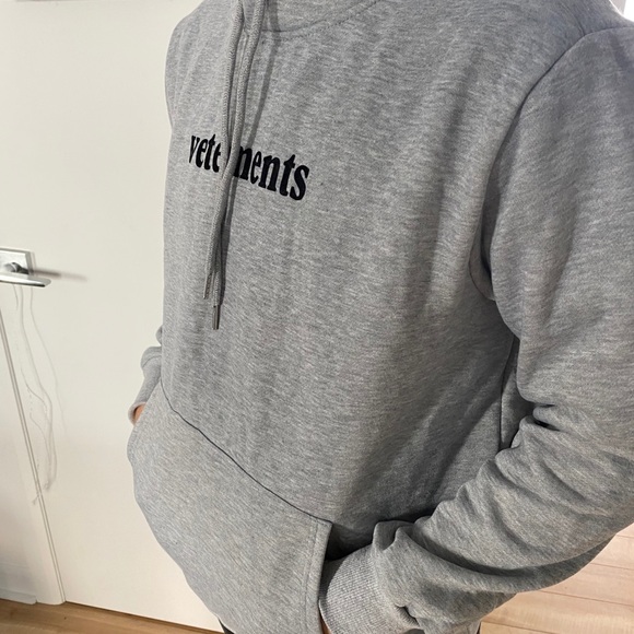 Vêtements Hoodies - Picture 1 of 2